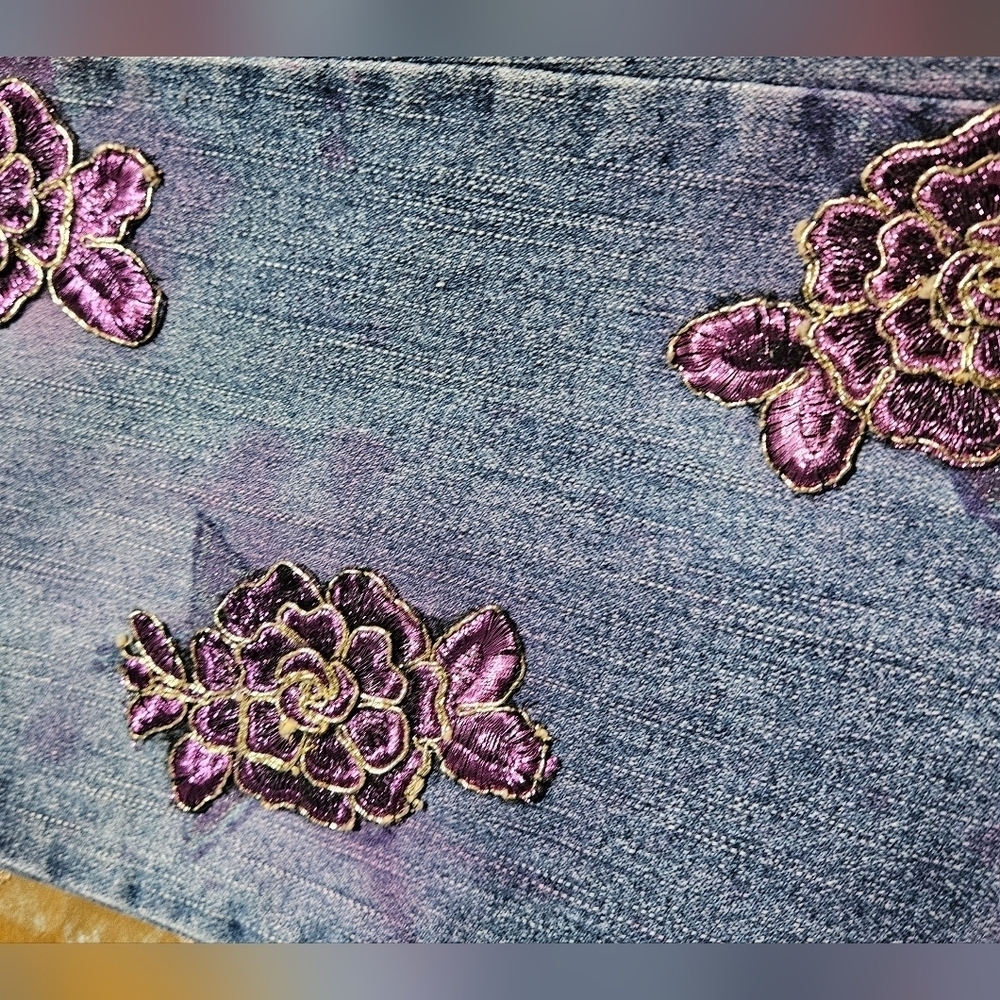 Embroidered Blue Jeans for Women - Picture 9 of 10